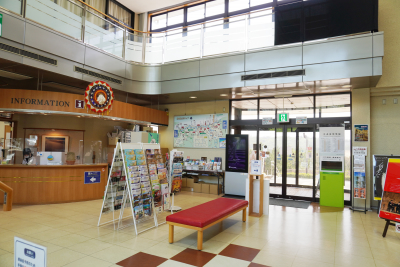 鳥取砂丘情報館（砂の美術館隣接）